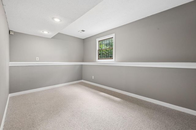 1613 Lyn Curve Avenue N, Minneapolis, MN 55411