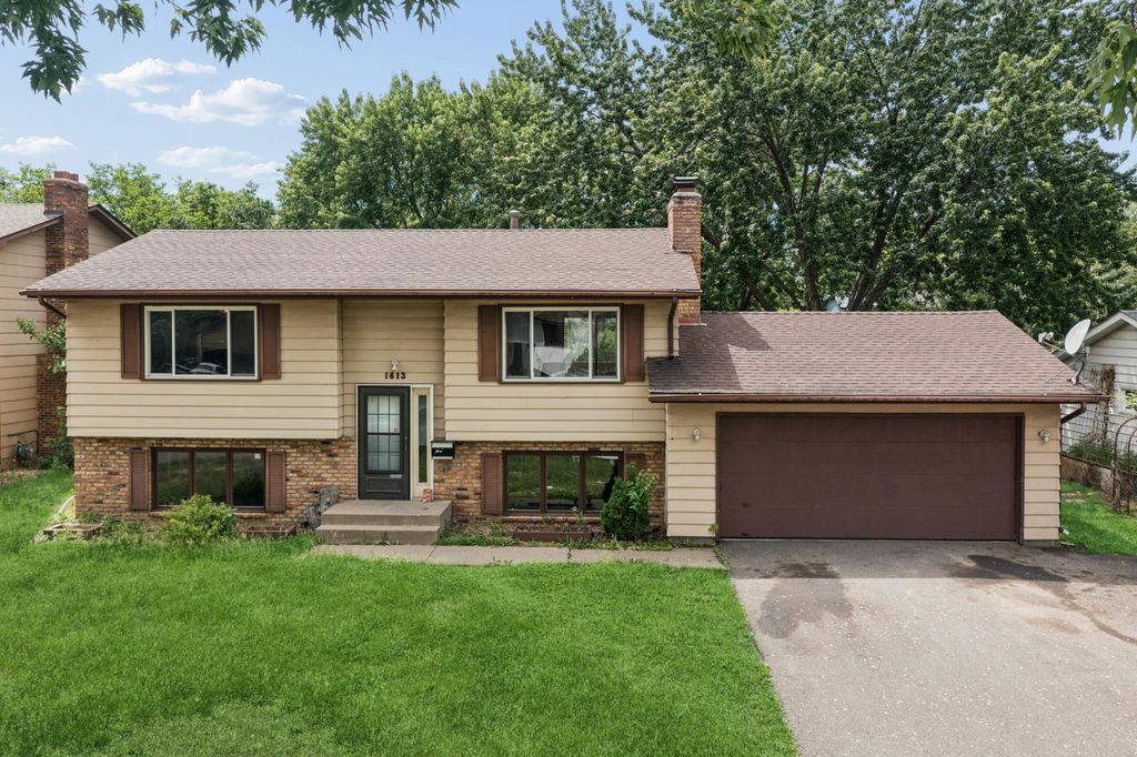 1613 Lyn Curve Avenue N, Minneapolis, MN 55411 — photo 2