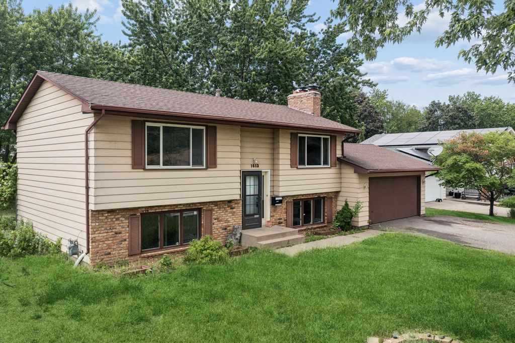1613 Lyn Curve Avenue N, Minneapolis, MN 55411 — photo 3