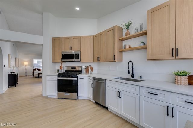 2747 Quaker Ridge Road, Las Vegas, NV 89142