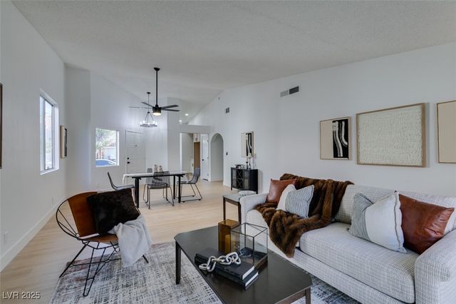 2747 Quaker Ridge Road, Las Vegas, NV 89142