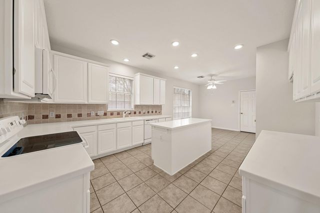 9901 Kemp Forest Drive, Houston, TX 77080