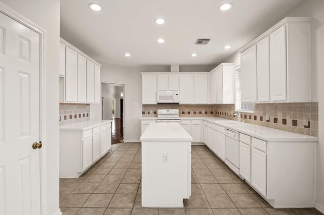 9901 Kemp Forest Drive, Houston, TX 77080