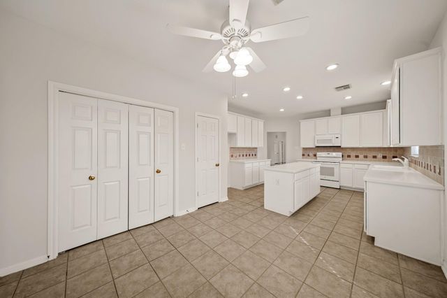 9901 Kemp Forest Drive, Houston, TX 77080