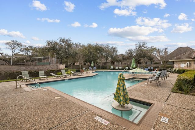 9901 Kemp Forest Drive, Houston, TX 77080