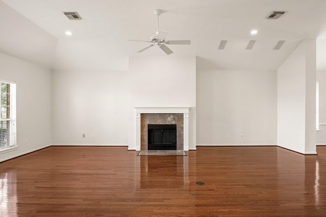 9901 Kemp Forest Drive, Houston, TX 77080