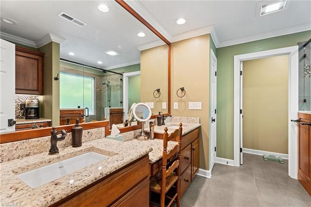 3763 Sandalwood Lane, Winston-salem, NC 27106