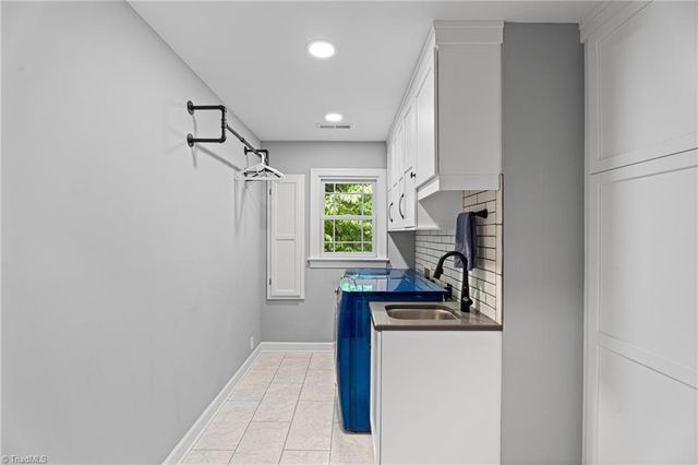 3763 Sandalwood Lane, Winston-salem, NC 27106