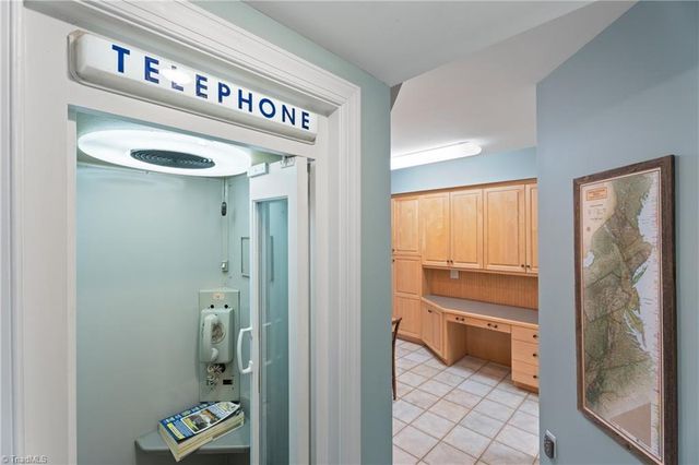 3763 Sandalwood Lane, Winston-salem, NC 27106