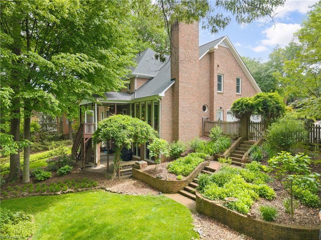 3763 Sandalwood Lane, Winston-salem, NC 27106