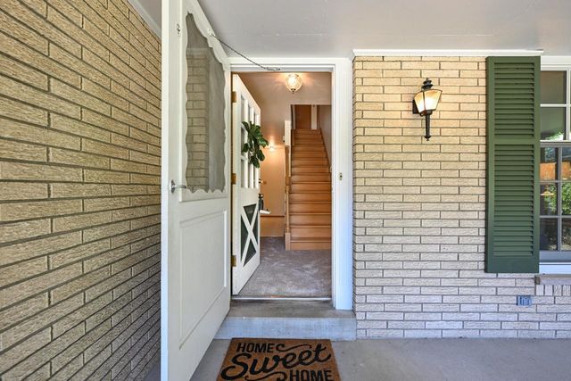 2347 N 100th STREET, Wauwatosa, WI 53226