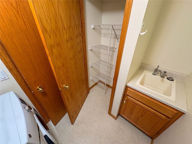 3220 Sunburst Avenue, Marion, IA 52302