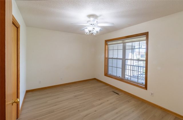 3220 Sunburst Avenue, Marion, IA 52302