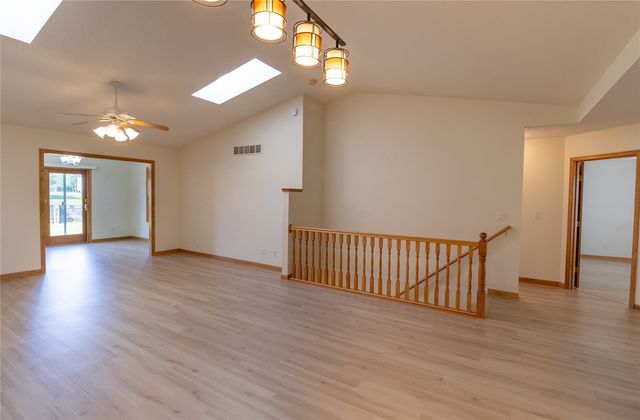 3220 Sunburst Avenue, Marion, IA 52302