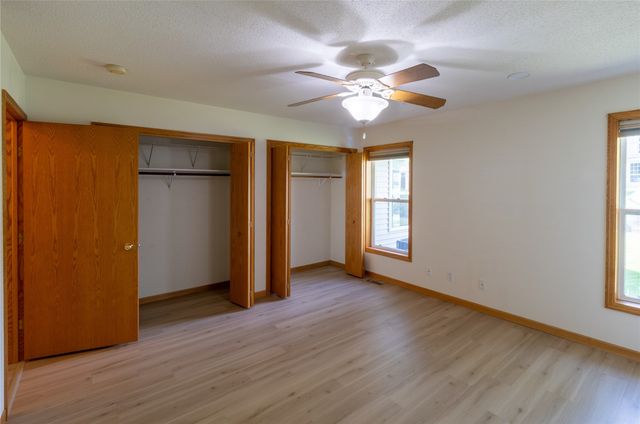 3220 Sunburst Avenue, Marion, IA 52302