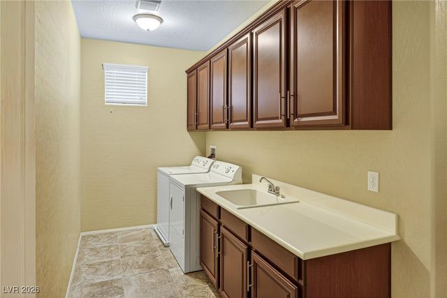 7349 Merimack Oaks Street, Las Vegas, NV 89166