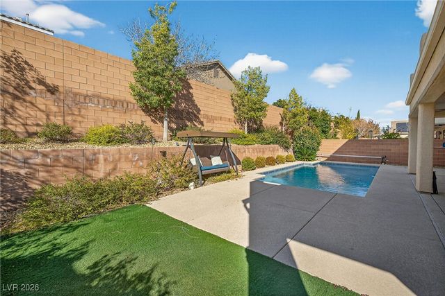 7349 Merimack Oaks Street, Las Vegas, NV 89166