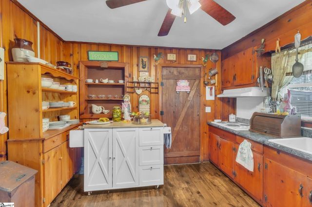 158 Lee Carey Road, Laurens, SC 29360