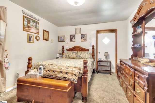 158 Lee Carey Road, Laurens, SC 29360