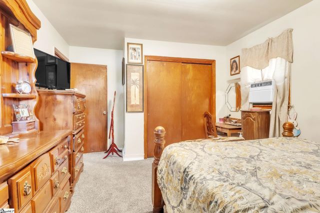 158 Lee Carey Road, Laurens, SC 29360