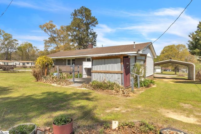 158 Lee Carey Road, Laurens, SC 29360