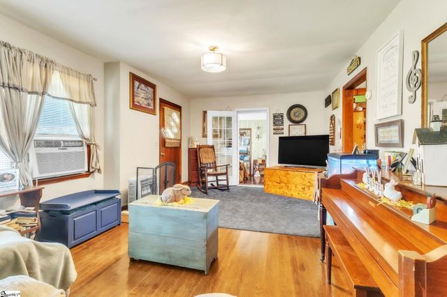 158 Lee Carey Road, Laurens, SC 29360