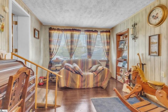 158 Lee Carey Road, Laurens, SC 29360