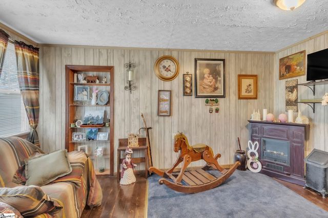 158 Lee Carey Road, Laurens, SC 29360