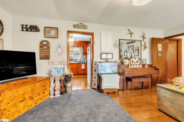 158 Lee Carey Road, Laurens, SC 29360