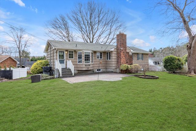 19 Chivalry Lane, Nesconset, NY 11767