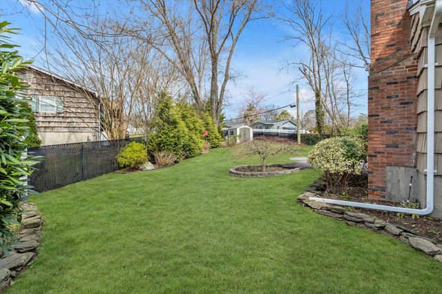 19 Chivalry Lane, Nesconset, NY 11767