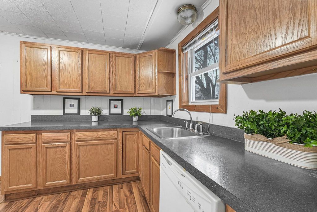 5719 Main Street, Rapid City, MI 49676