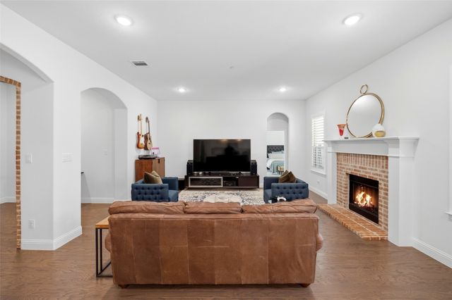 5849 Dennis Avenue, Fort Worth, TX 76114