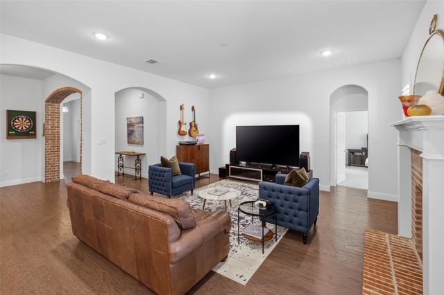 5849 Dennis Avenue, Fort Worth, TX 76114