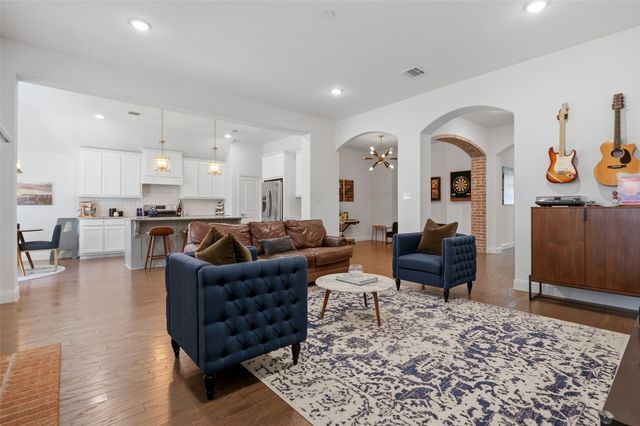 5849 Dennis Avenue, Fort Worth, TX 76114