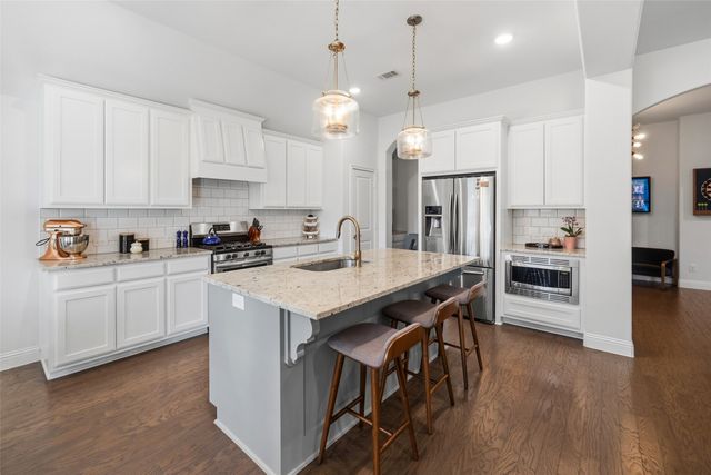 5849 Dennis Avenue, Fort Worth, TX 76114