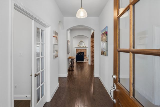 5849 Dennis Avenue, Fort Worth, TX 76114