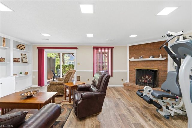 879 Brookleigh Court, Winston-salem, NC 27104