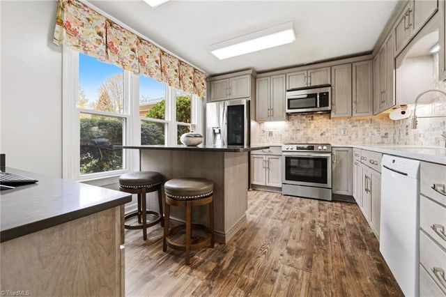 879 Brookleigh Court, Winston-salem, NC 27104