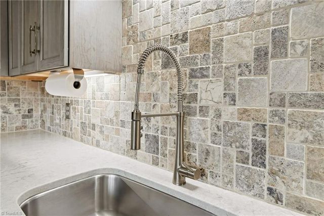 879 Brookleigh Court, Winston-salem, NC 27104