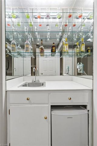 879 Brookleigh Court, Winston-salem, NC 27104