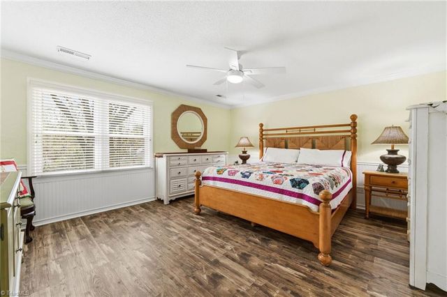 879 Brookleigh Court, Winston-salem, NC 27104