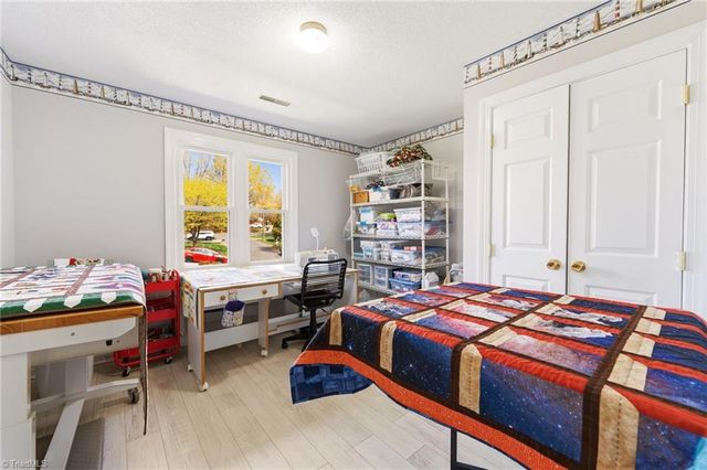 879 Brookleigh Court, Winston-salem, NC 27104