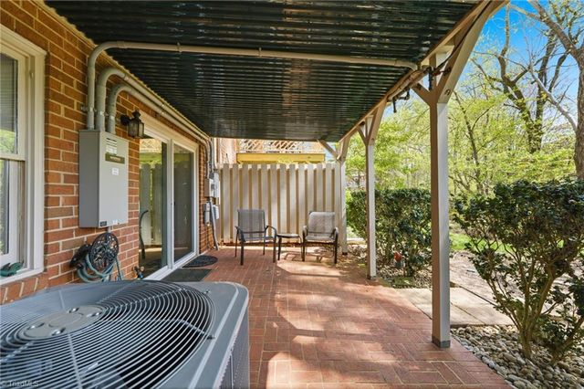 879 Brookleigh Court, Winston-salem, NC 27104