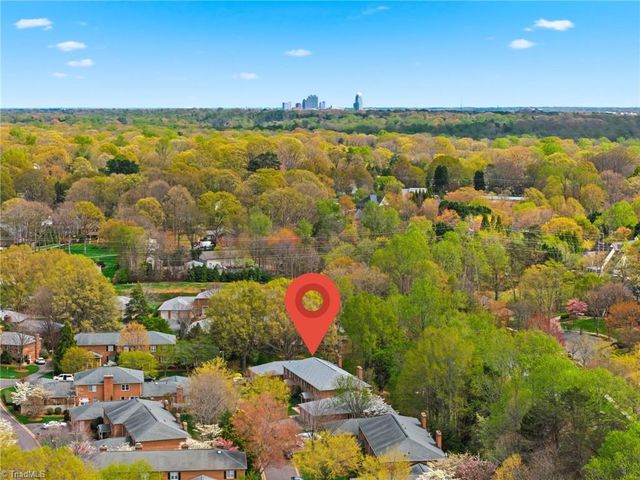 879 Brookleigh Court, Winston-salem, NC 27104