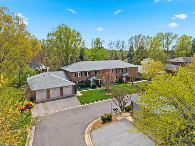 879 Brookleigh Court, Winston-salem, NC 27104