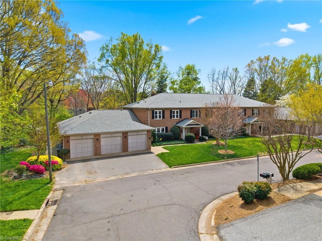 879 Brookleigh Court, Winston-salem, NC 27104