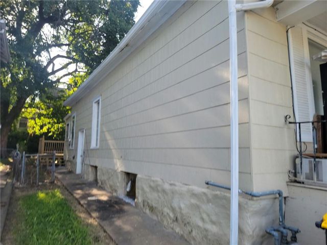 220 N ELMWOOD Avenue, Kansas City, MO 64123