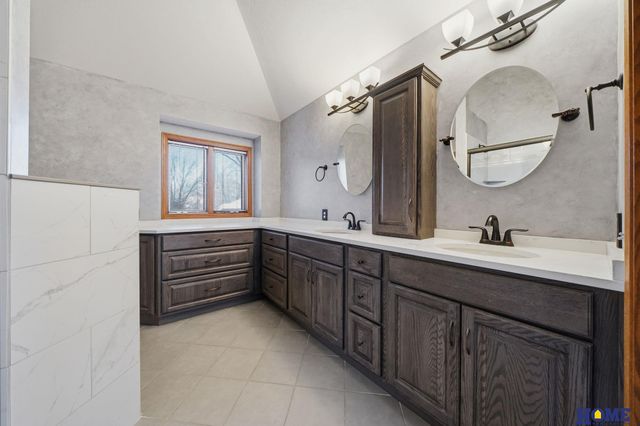 4516 Fir Hollow Lane, Lincoln, NE 68516