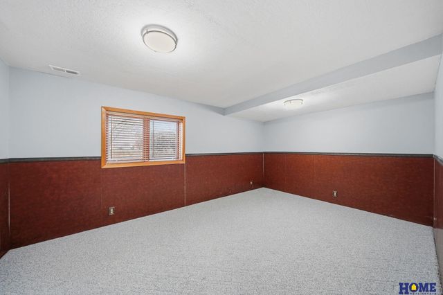 4516 Fir Hollow Lane, Lincoln, NE 68516